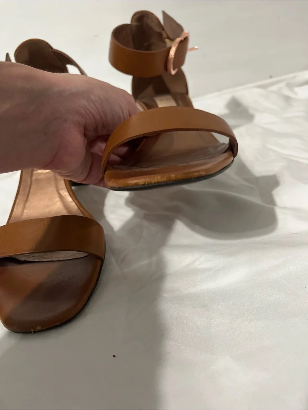 Ted Baker Tan Brown Leather Block Heel with gold bow accents size 37.5/7.5
